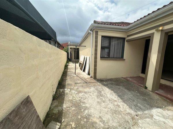 2 Bedroom Property for Sale in Mdantsane Eastern Cape